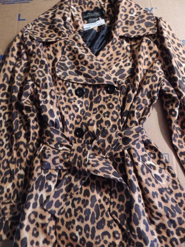 lot 108 image: Fabulous Furs leopard print jacket ...