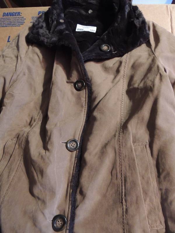lot 109 image: Womans winter coat tan with fur co...