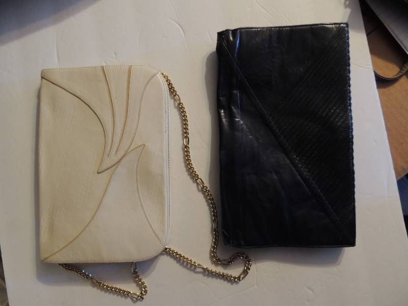 lot 117 image: Purses Handbags- Le Due Italy whit...