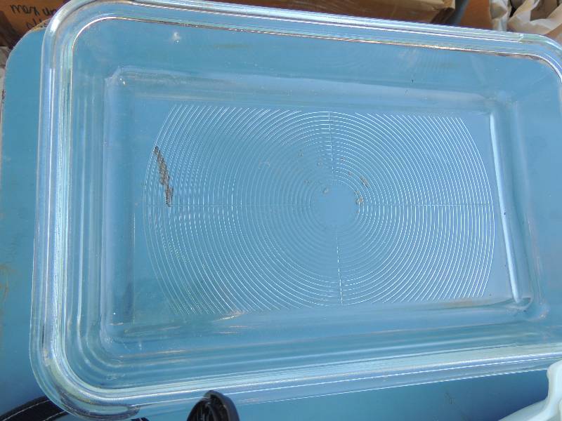 lot 201 image: GLASS BAKING DISHES & PIE PLATES  Q...