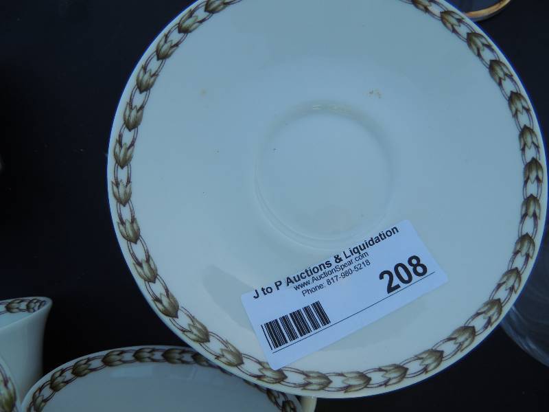 lot 208 image: Bone china plates - QTY 6   & , Que...