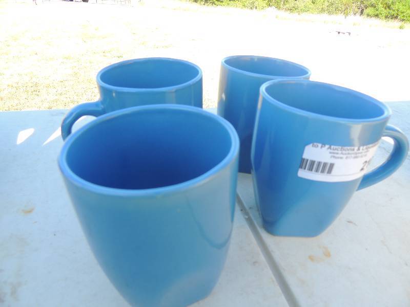 lot 210 image: BLUE COFFEE CUPS  BY  Royal Norfolk...