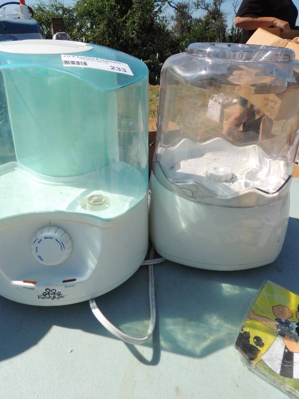 lot 233 image: Family care humidifier...