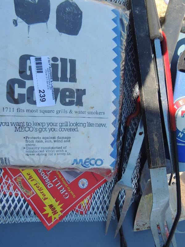 lot 239 image: Grill cover, disposable grill toppe...