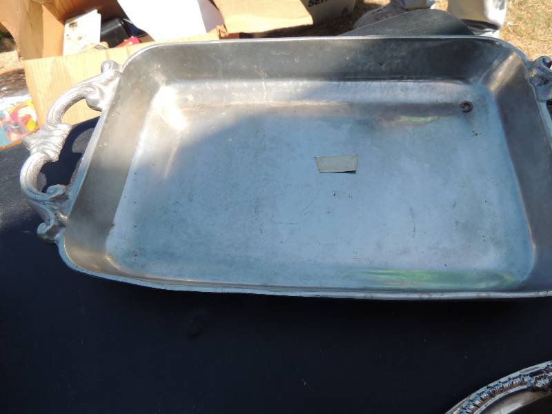 lot 275 image: silver serving platters, bakery di...