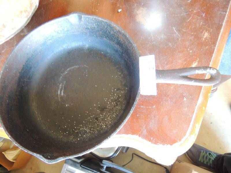 lot 288 image: CAST IRON DEEP SKILLET  - #8,  12 ...