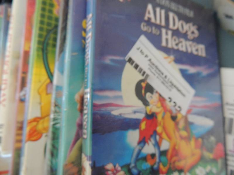 lot 332 image: 11 movies DVD  - KID, Family Holida...