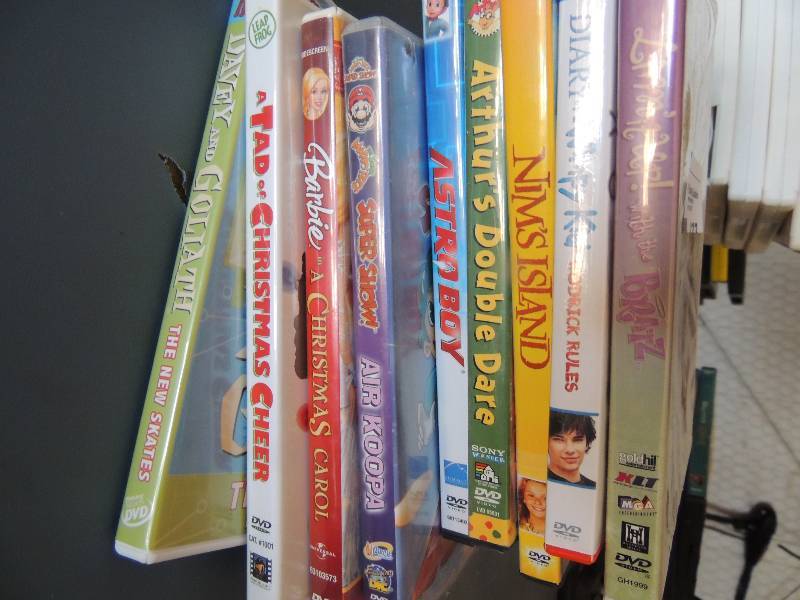 lot 333 image: 9 movies DVD  - Diary of a Wimpy Ki...
