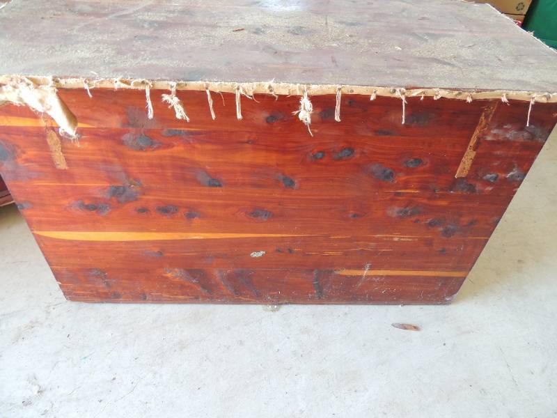 lot 338 image: Cedar chest 48L 22w,28 H - LINED   ...