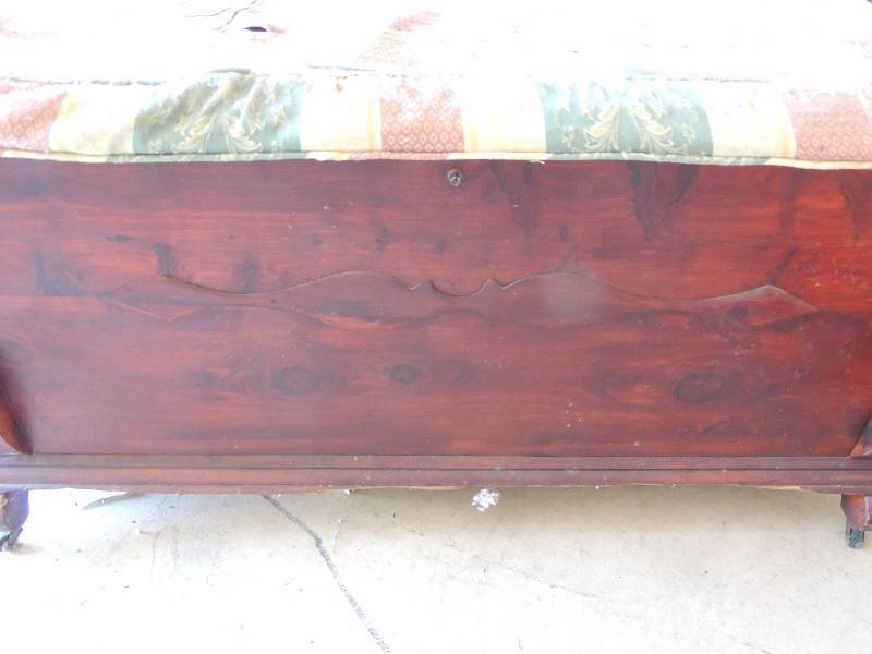 lot 337 image: Cedar chest with 2 drawers 20w, 46 ...