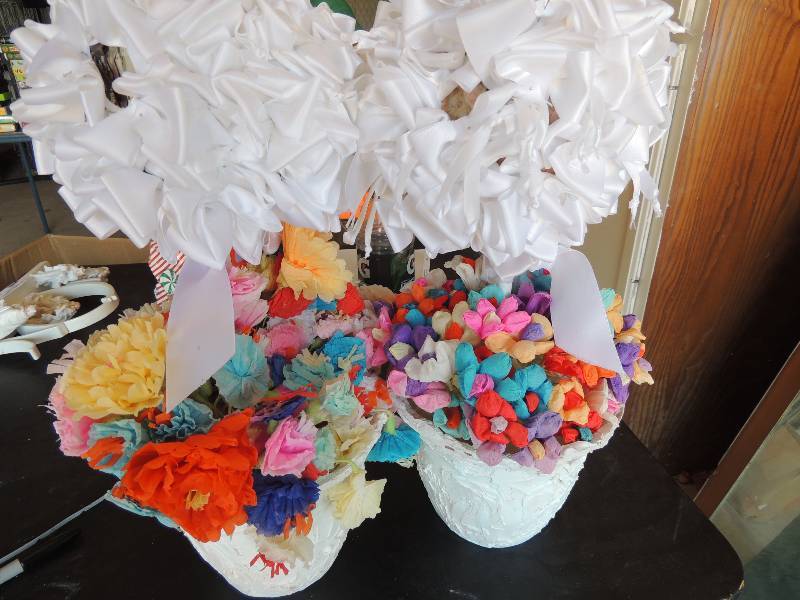 lot 347 image: 7 wedding party -   ribbon balls t...