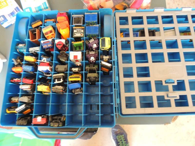 lot 353 image: Hot Wheels CASE WITH 45 PLUS HOT WH...