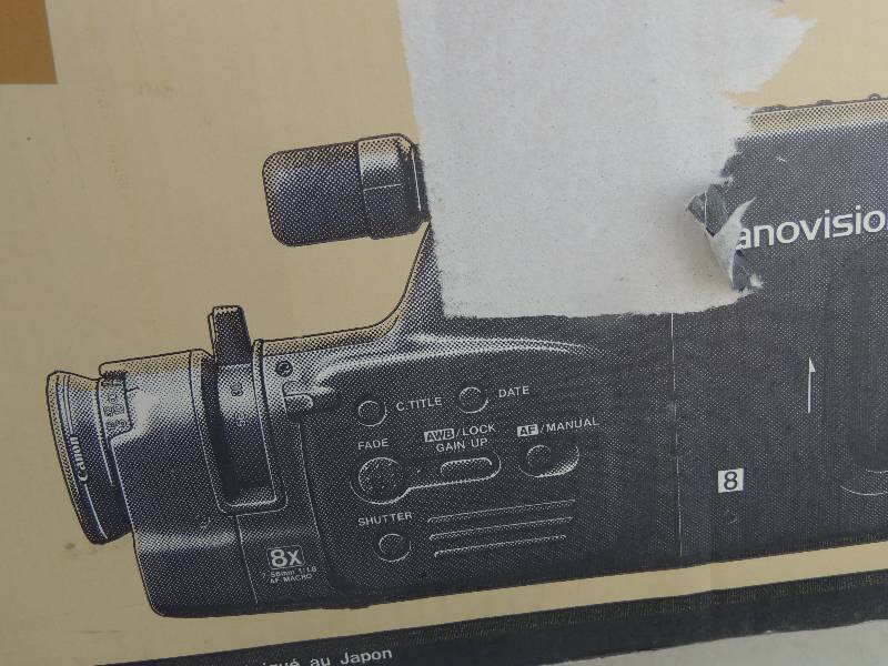 lot 372 image: Conovision 8 camcorder E40-8mm char...