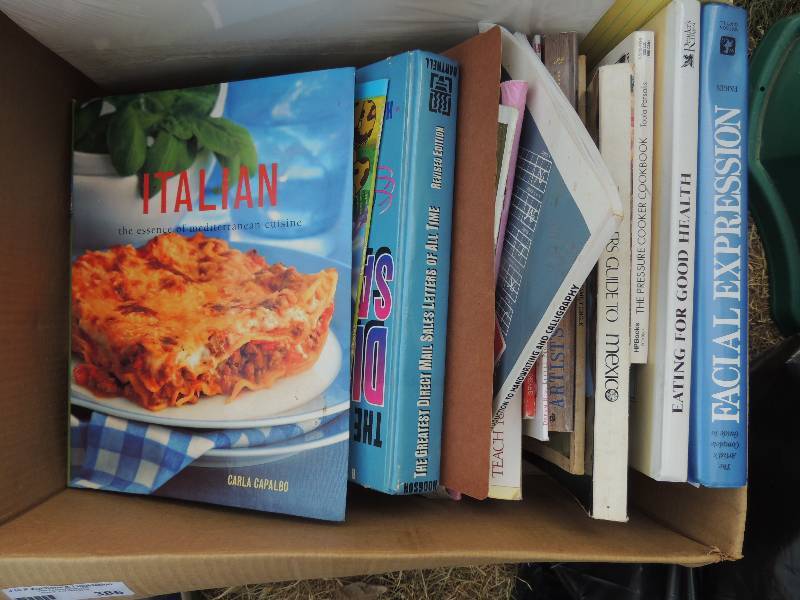 lot 386 image: 17 Assorted books...