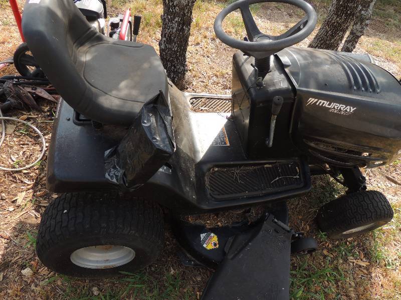 lot 390 image: Murray select riding mower 42 dec...