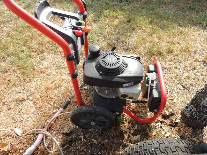 lot 389 image: Honda Pressure Washer - needs water...