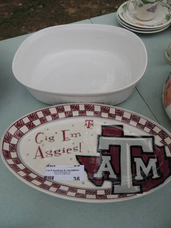 lot 36 image: Corning Ware Souflett Dish and Agg...