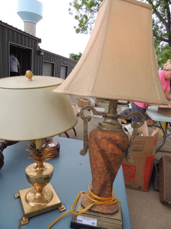 lot 50 image: 2 lamps - one is a golden brass bas...