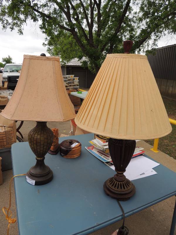 lot 51 image: 2 lamps - one is urn style and the ...