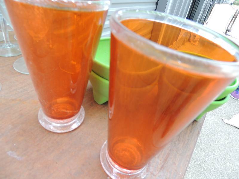 lot 66 image: 4 green salsa bowls and 2 orange pa...