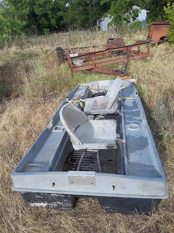 lot 374 image: 2 MAN BOAT has 2 SEATS , TROLLING M...