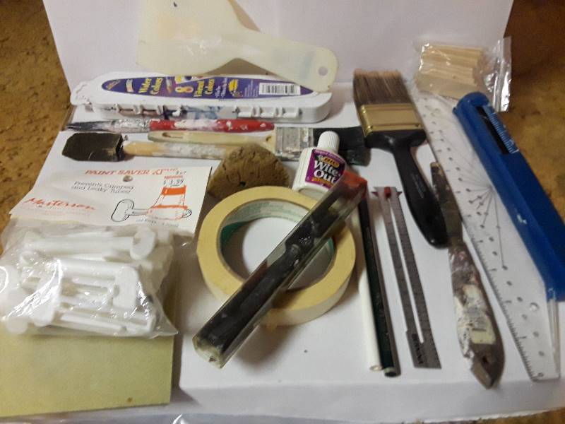 lot 329 image: Artists Accessories  - Charcoal st...