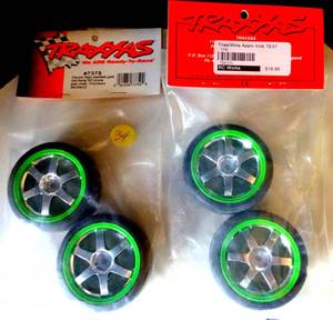 lot 34 image: NEWSEALED - TRAXXAS 7375A 1.9 Gymkhana Slick Tires (Green Set of 4) $$