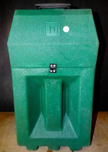 lot 72 image: HUDSON OXYGEN THERAPY PORTABLE TANK & CASE - UNKNOWN USE