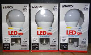 lot 111 image: SATCO LONG LASTING 25000 HR LED 10w (EQUIVALENT TO 65w BULB) (3X$)