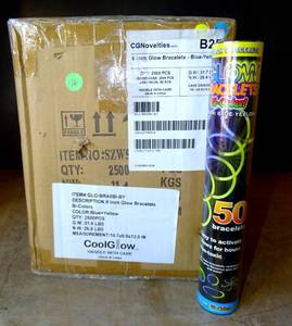 lot 126 image: SEALED CASE - CG NOVELTIES 8 GLOW BRACELETS (BLUEYELLOW) 50 TUBES OF 50  2500 Pcs