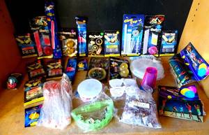 lot 153 image: GLOW PRODUCT LOT OF 28 UNITS - GREAT FOR KIDS PARTIES GIFTS