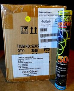 lot 186 image: SEALED CASE - CG NOVELTIES 8 GLOW BRACELETS (BLUEYELLOW) 50 TUBES OF 50  2500 Pcs