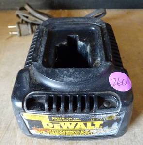 lot 260 image: DeWalt DW9116 One Hour Battery Charger 7.2-18V (Non Lithium-Ion)