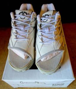 lot 183 image: NEW - WOMENS CALIFORNIA TOES OPEN TOED SNEAKERS - SIZE 8