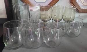 lot 25 image: LOT OF GLASS CUPS AS SHOWN.