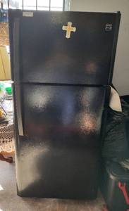 lot 1 image: SEARS REFRIGERATOR MODEL 253.6041963 AS SHOWN.