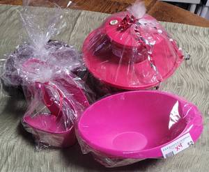lot 52 image: NEW TUPPERWARE SETS AS SHOWN. (SOLD 4 X THE MONEY)