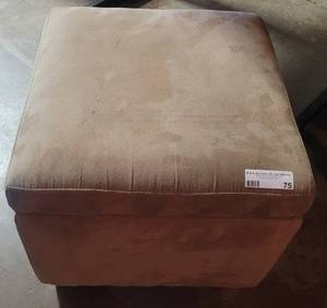 lot 75 image: CUBE SHAPED STORAGE OTTOMAN AS SHOWN.