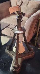 lot 80 image: HEAVY BASE TABLE LAMP AS SHOWN.
