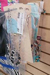 lot 91 image: NECKLACES IN COLOR & STYLE AS SHOWN.