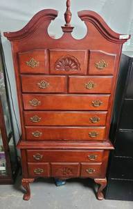 lot 114 image: VINTAGE CHEST OF DRAWERS IN STYLECOLOR SHOWN.