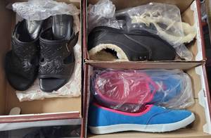 lot 118 image: (3) VITTORIO DFIRENZE WOMENS SHOES IN STYLES, COLORS AND CONDITIONS AS SHOWN. (SOLD x3 THE MONEY)