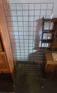 lot 128 image: WIRE STORE DISPLAY AS SHOWN.