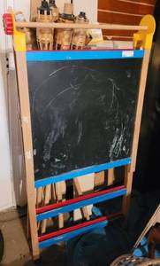 lot 165 image: CHILDRENS CHALKBOARDWHITEBOARD EASEL AS SHOWN.