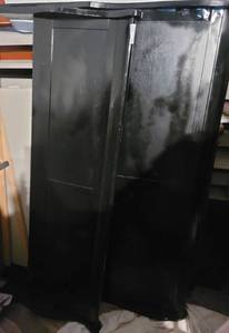 lot 167 image: QUEEN SIZE BED FRAME AS SHOWN.