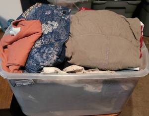 lot 186 image: CONTAINER LOT OF ASSORTED CLOTHING AS SHOWN. NICE MIXED LOT
