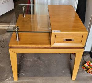 lot 220 image: WOODEN ACCENT  END TABLE IN STYLECOLOR SHOWN.