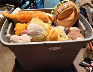 lot 190 image: CONTAINER LOT OF ASSORTED PLUSH ANIMALS AS SHOWN.