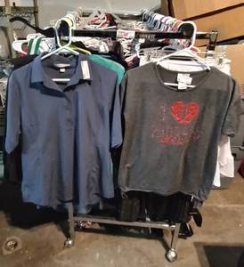 lot 200 image: METAL CLOTHING RACK AS SHOWN. CONTENTS NOT INCLUDED. (DELAYED PICK UP -- AFTER 200 PM)
