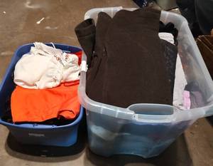 lot 203 image: CONTAINER LOT OF ASSORTED CLOTHING AS SHOWN. NICE MIXED LOT